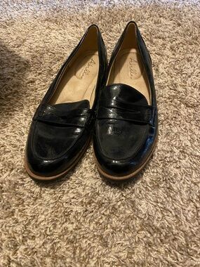 Aerosoles Black Patent Penny Loafers with Cushioned Insole